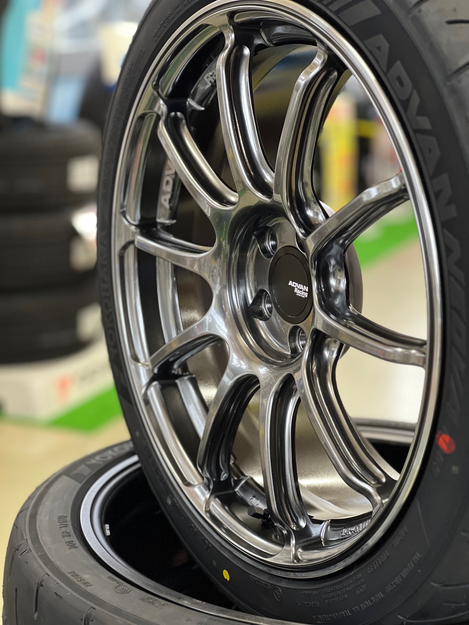 ADVAN Racing RS3 x ADVAN NEONA AD09