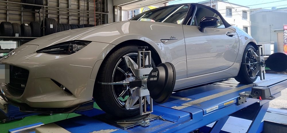 マニアックな車両もアライメント作業出来たりします！