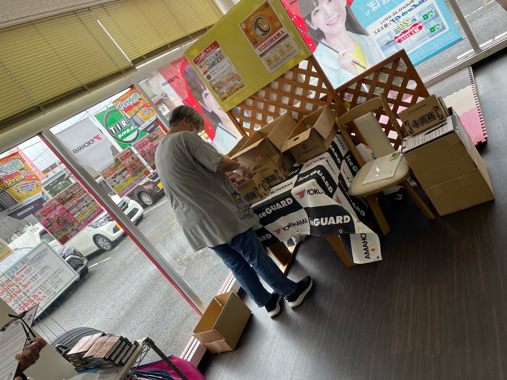 本日も、野菜詰め放題に来店いただいております