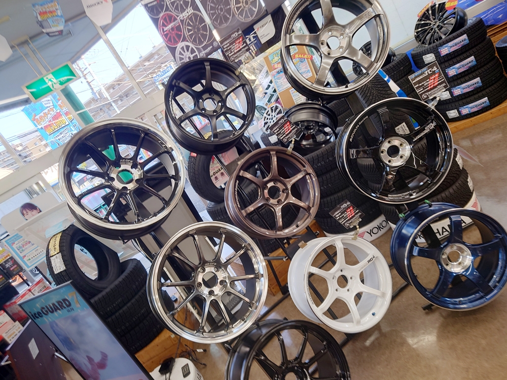 鍛造も！鋳造も！お買い得ホイールも展示中！