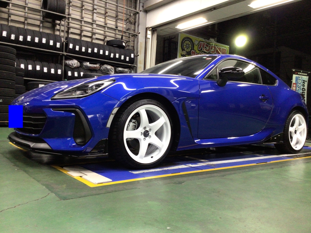 スバル　BRZ　ZN8 今回はビルシュタインでローダウン＋エンケイ PF05　ホワイトを装着いたしました！