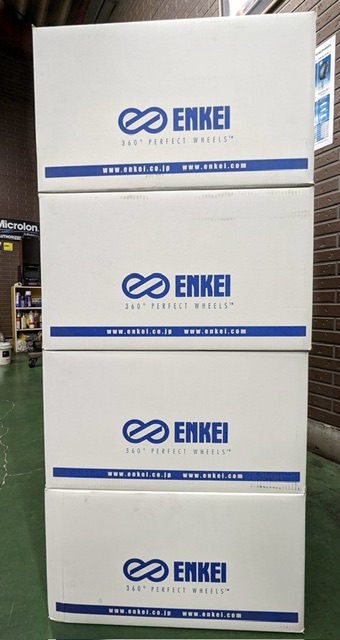 ホイール入荷しました。