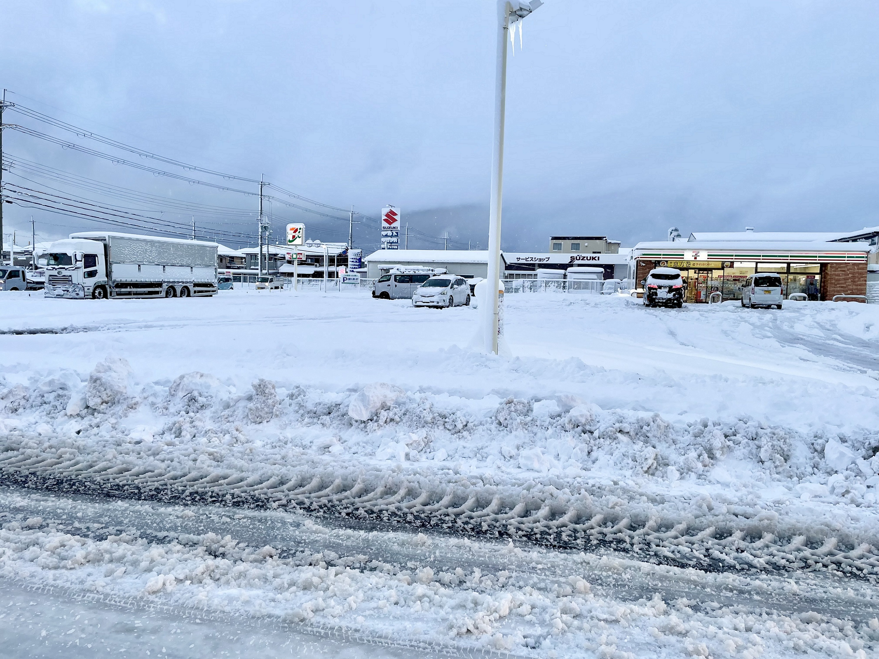 同じ滋賀県やのに・・・
