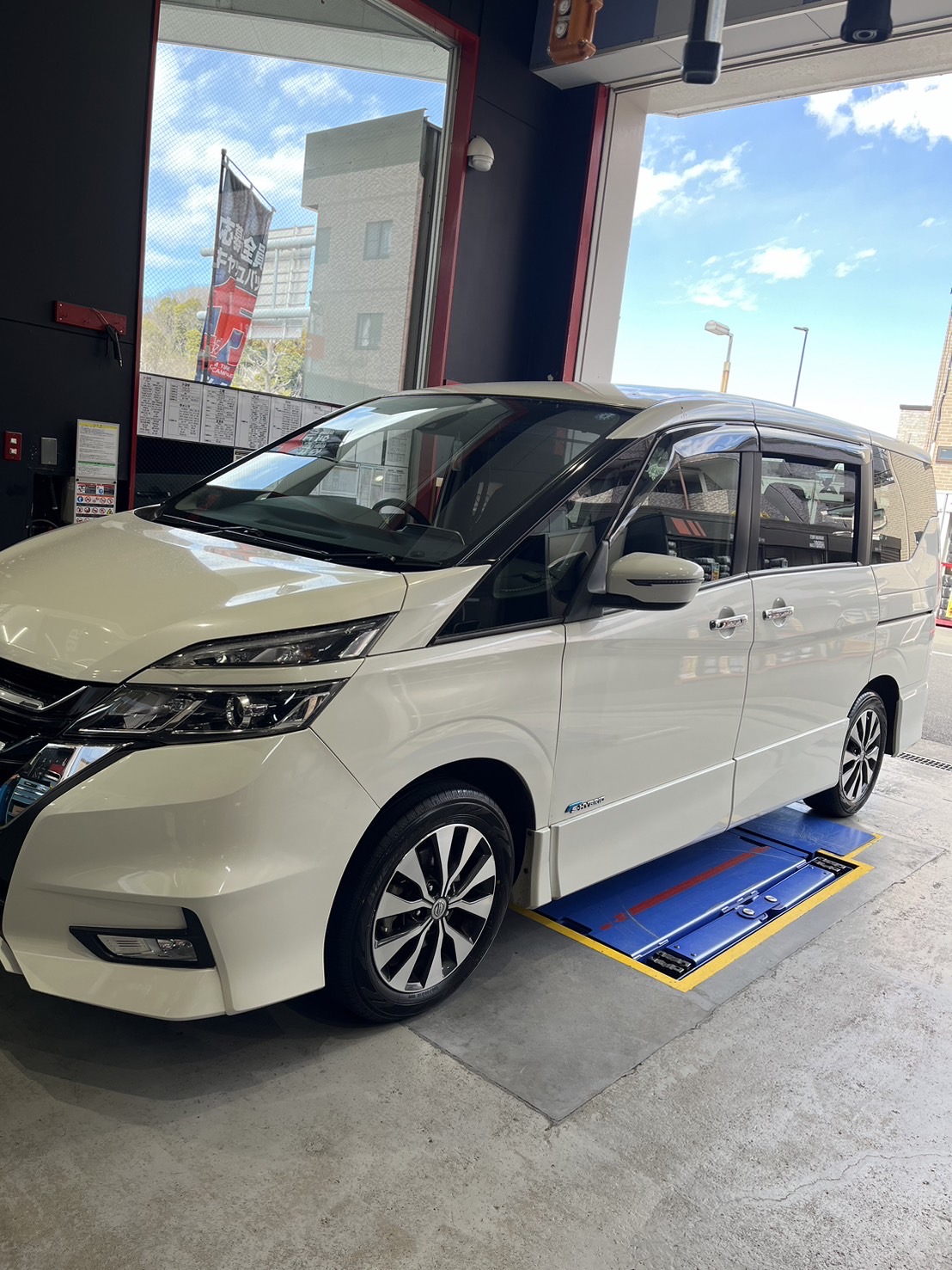今日もブルーアースRVの交換からスタート！！
