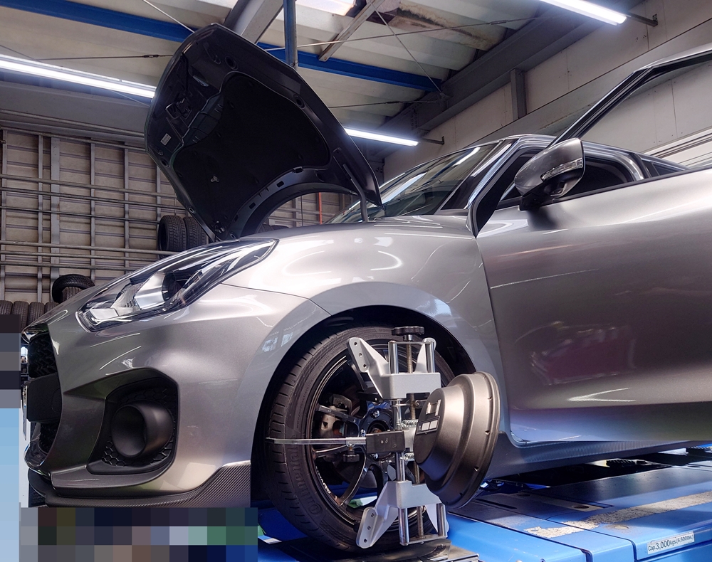 スイフトスポーツ(ZC33S)のアライメント調整です♪
