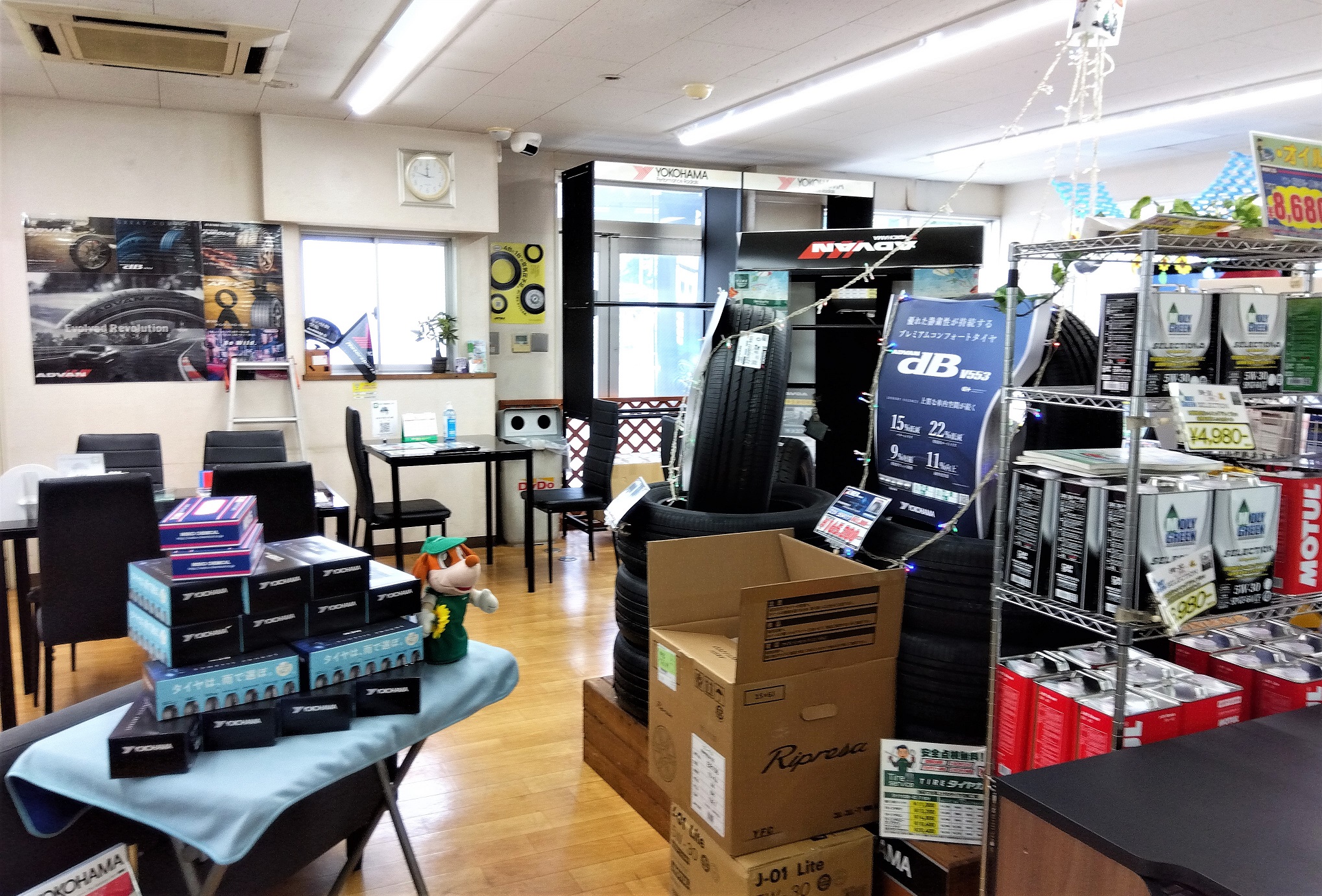 只今・店内改装中 