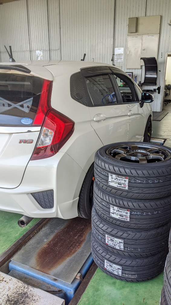 FITにTE37SAGA S-plus