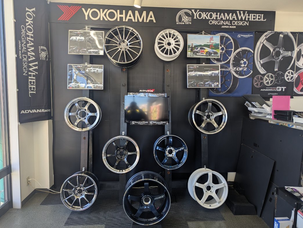YOKOHAMA　ALMINUM　WHEEL