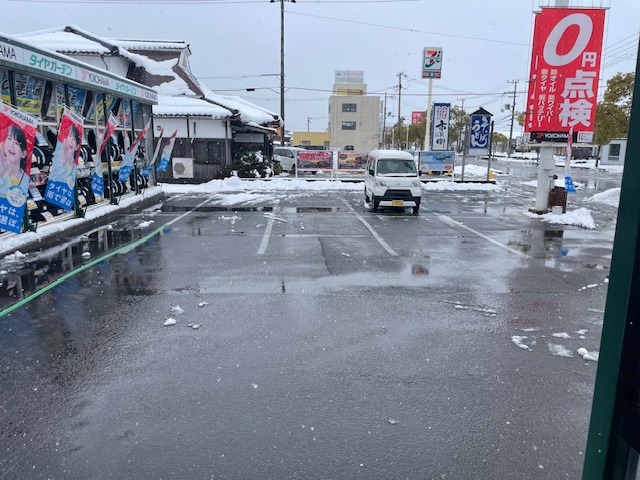 雪降りですねぇ⛄