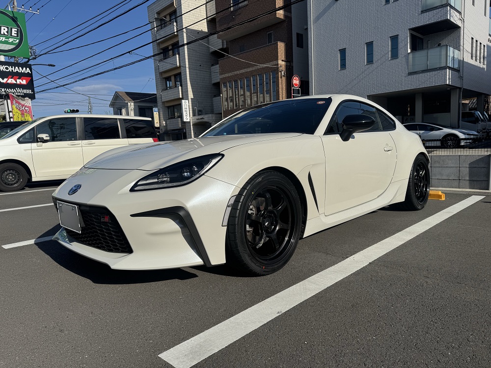 本日はADVAN R6装着!!