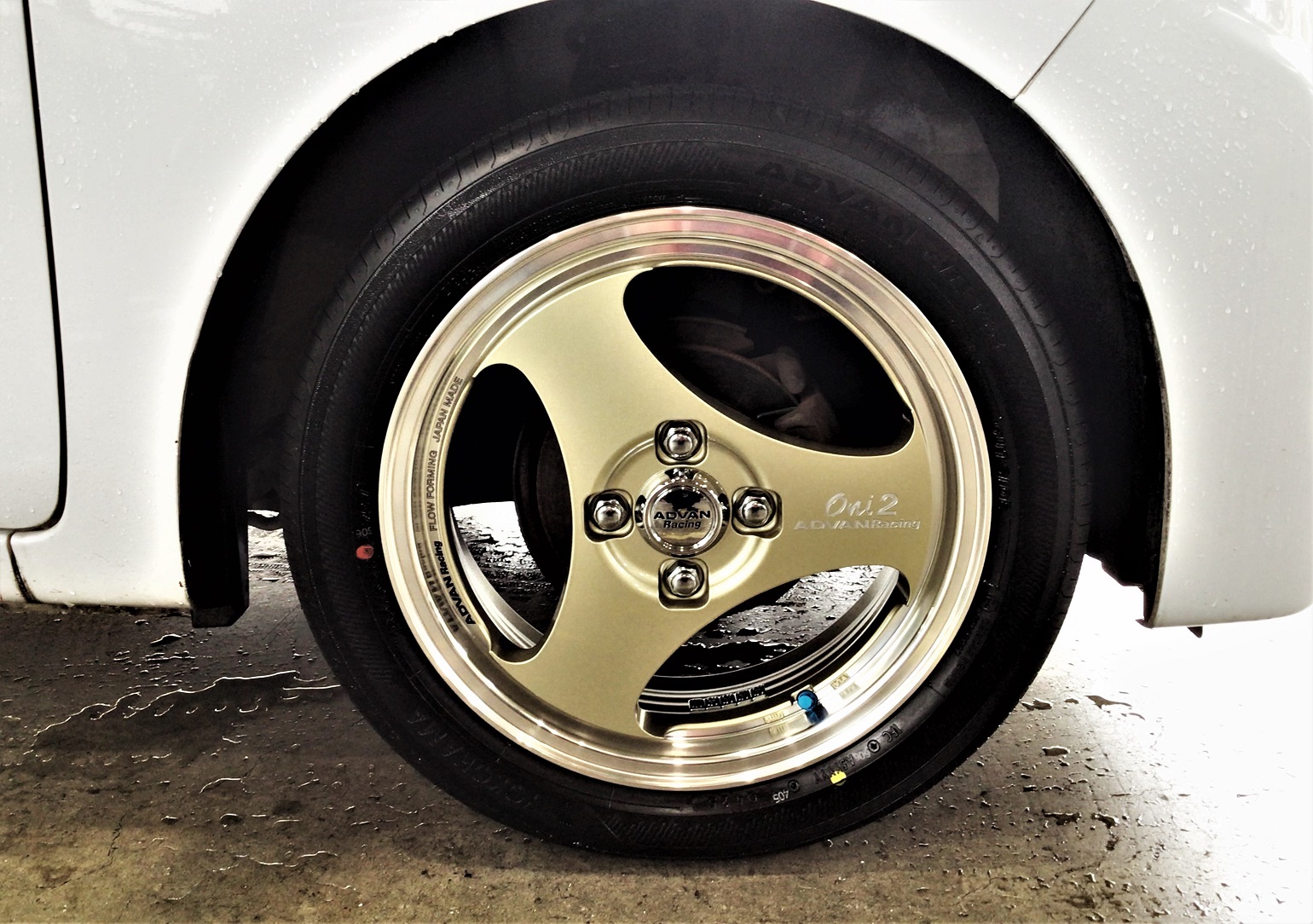 ADVAN  Racing  Oni 2  