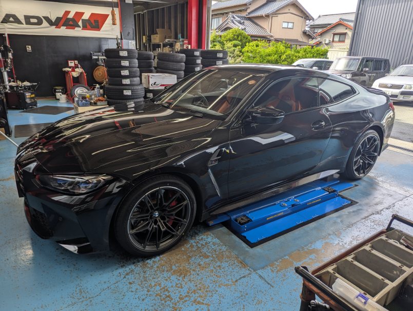 BMW　M4　タイヤ交換