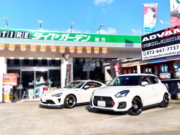 アドバンレーシングアルミホイール装着車両展示中！