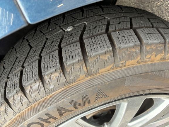 出勤時&hellip;二号の車が&hellip;あら、パンク！？