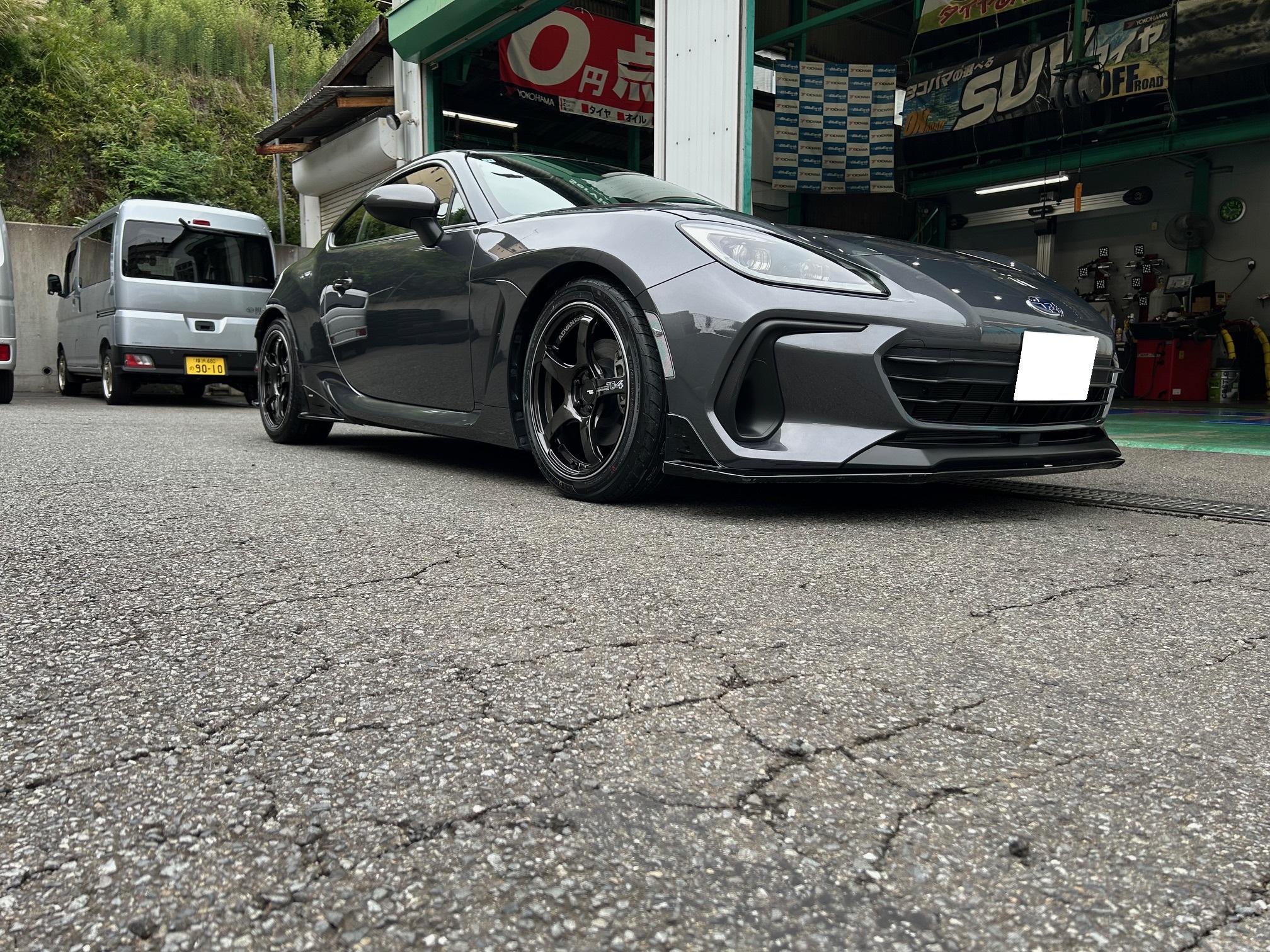 ADVAN Racing TC-4