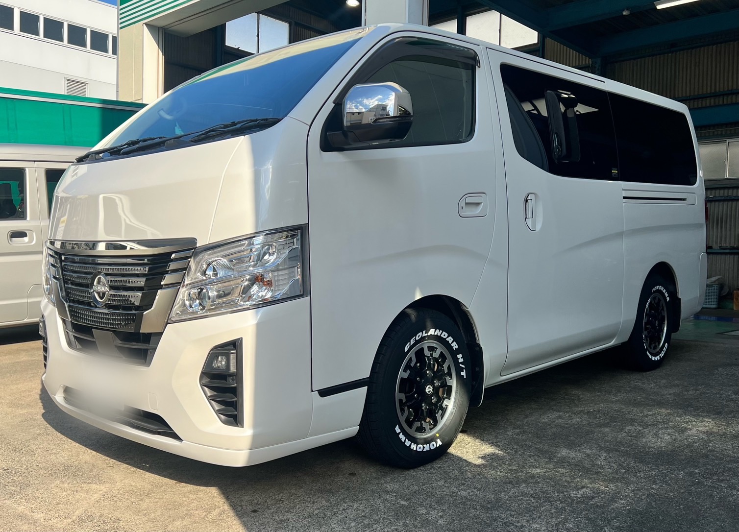 日産キャラバンに「GEOLANDAR H/T G056」を装着！快適で頼れる足元へ