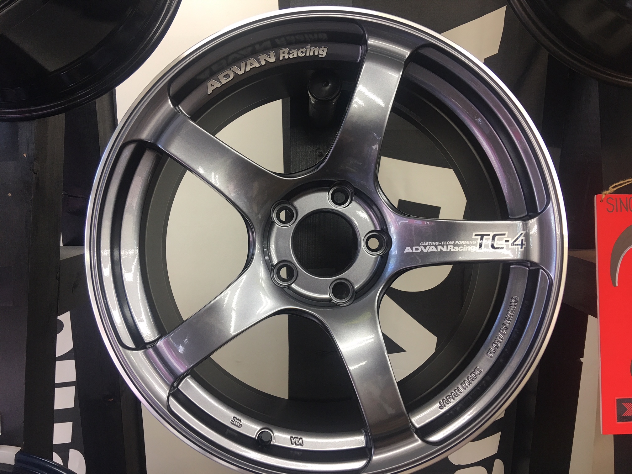ADVAN Racing TC-4