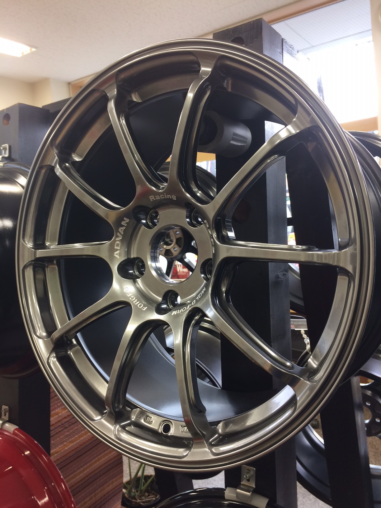 ADVAN Racing RZ-F2用意しました！