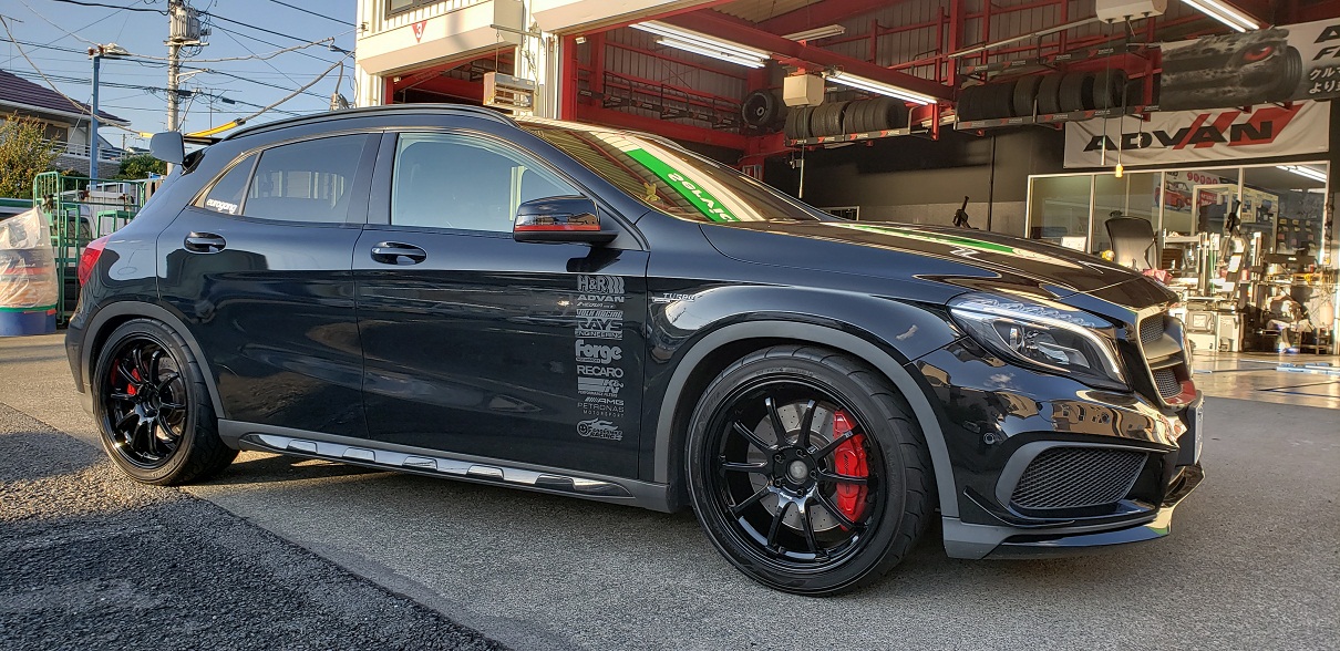 ADVAN Racing RS-DFをGLA45 AMG Edition1に