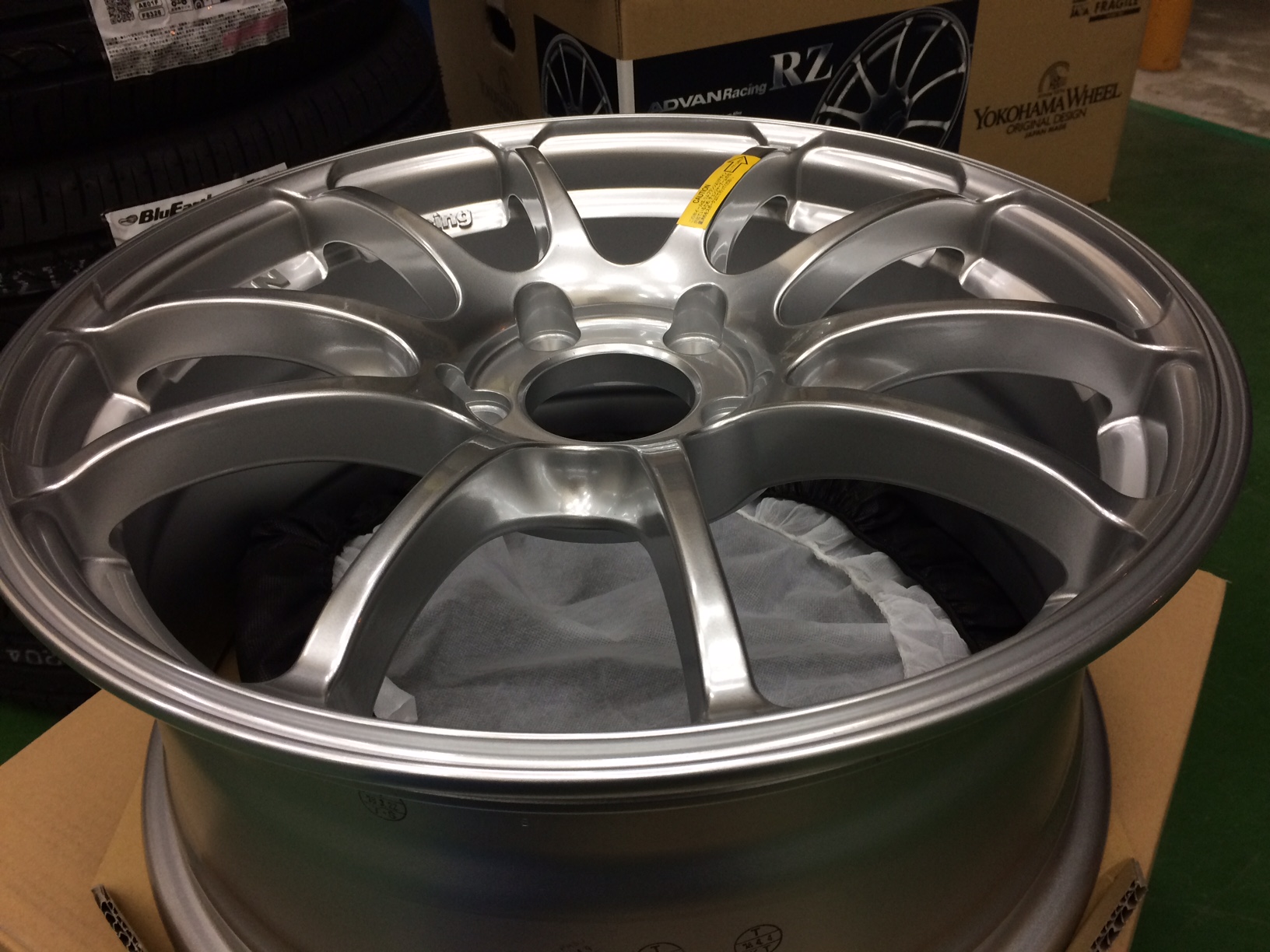 ADVAN Racing RZ入荷！