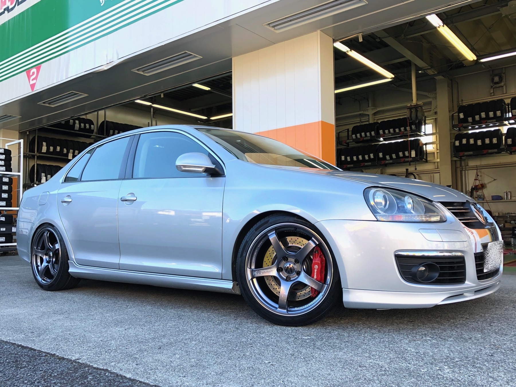 VW　ジェッタ　ADVAN　TC-4