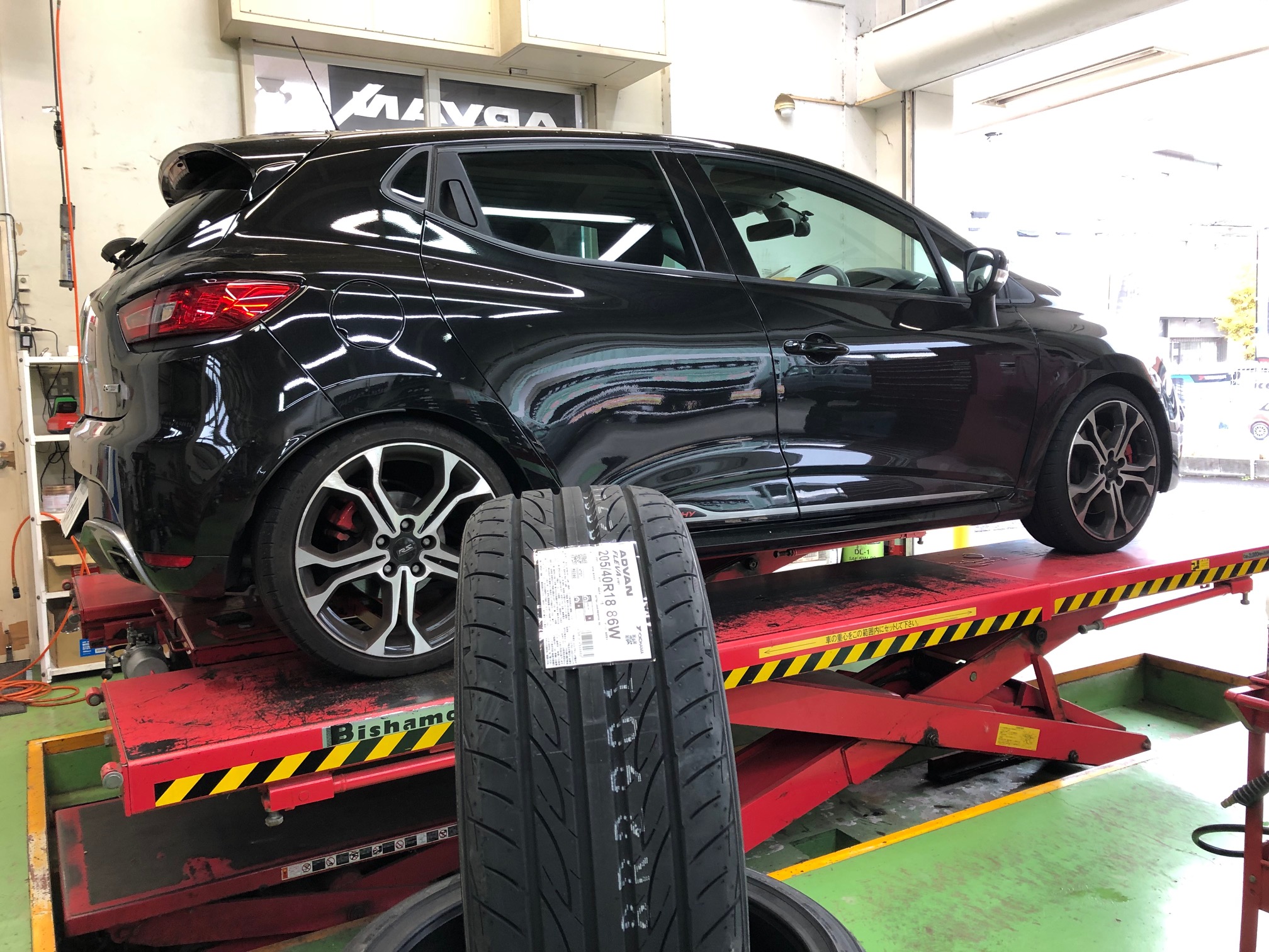 ルノー　ルーテシア　ADVAN　フレバ