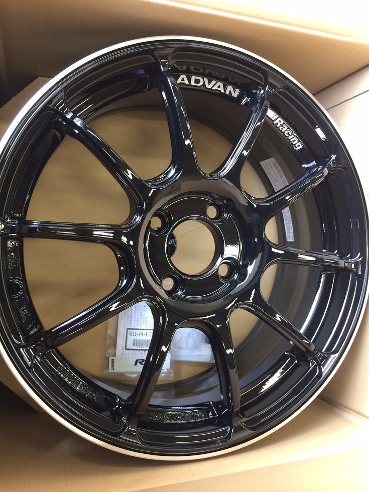 ADVAN Racing RZⅡ売れてます！