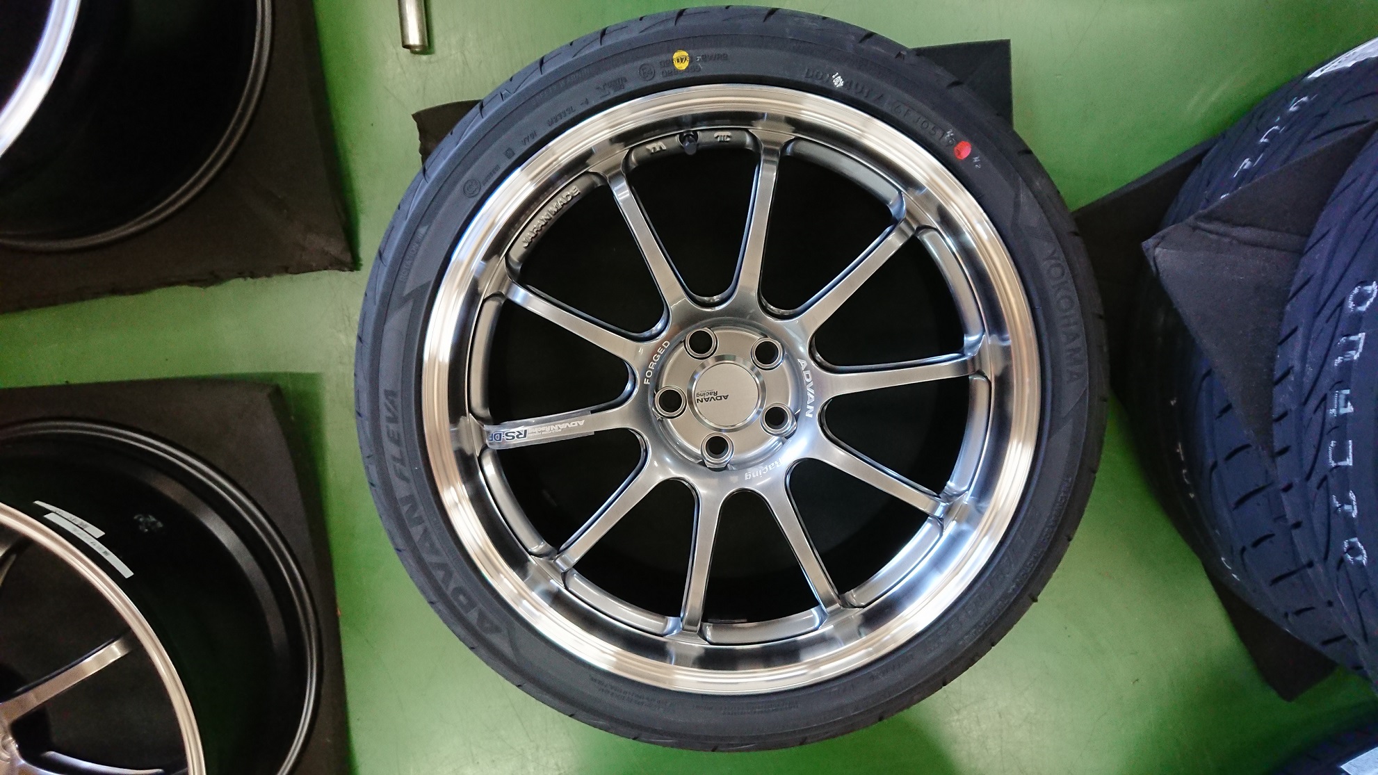 ADVAN Racing RS-DF PROGRESSIVE入荷‼