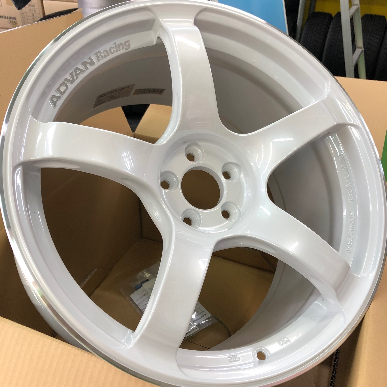 ADVAN　TC-4新色