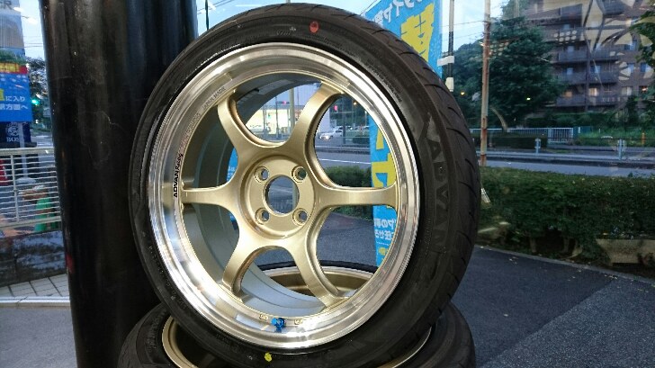 ADVAN Racing RG-D2 MCG色 準備完了