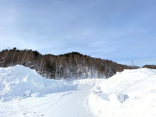 今お車についている冬タイヤは大丈夫ですか？