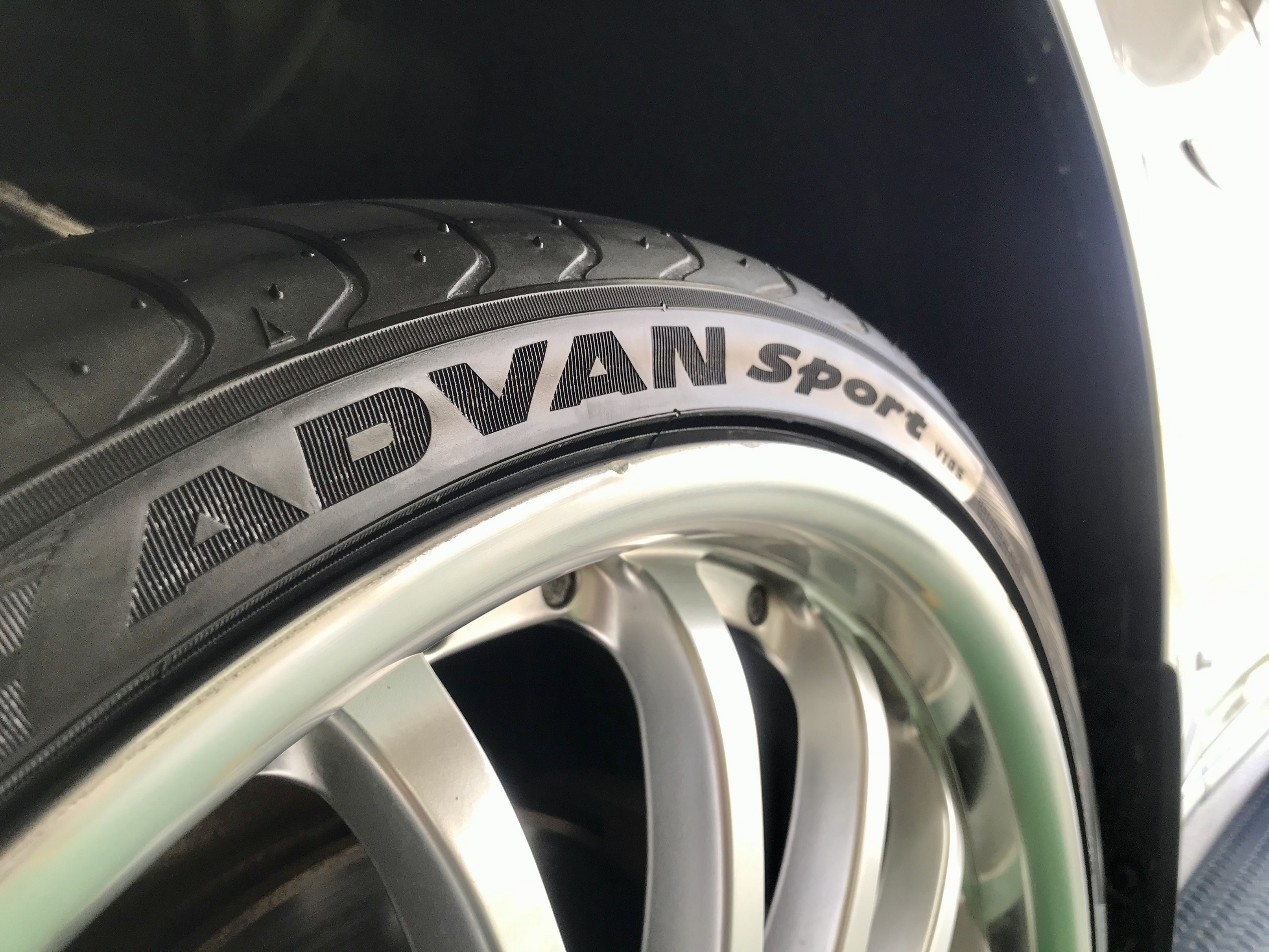 LS460 x ADVAN Sport V105