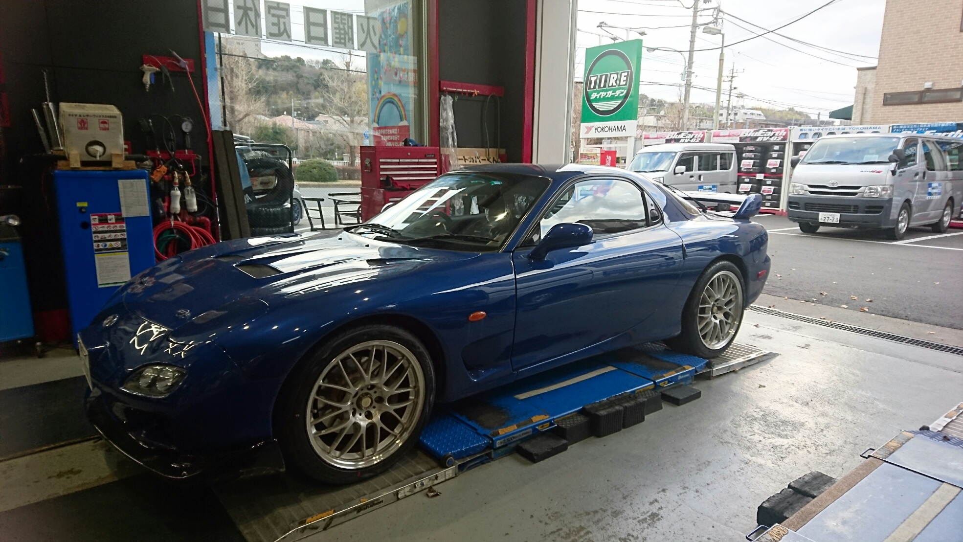 ADVAN Sport V105 MAZDA RX-7(FD3S)に装着です。