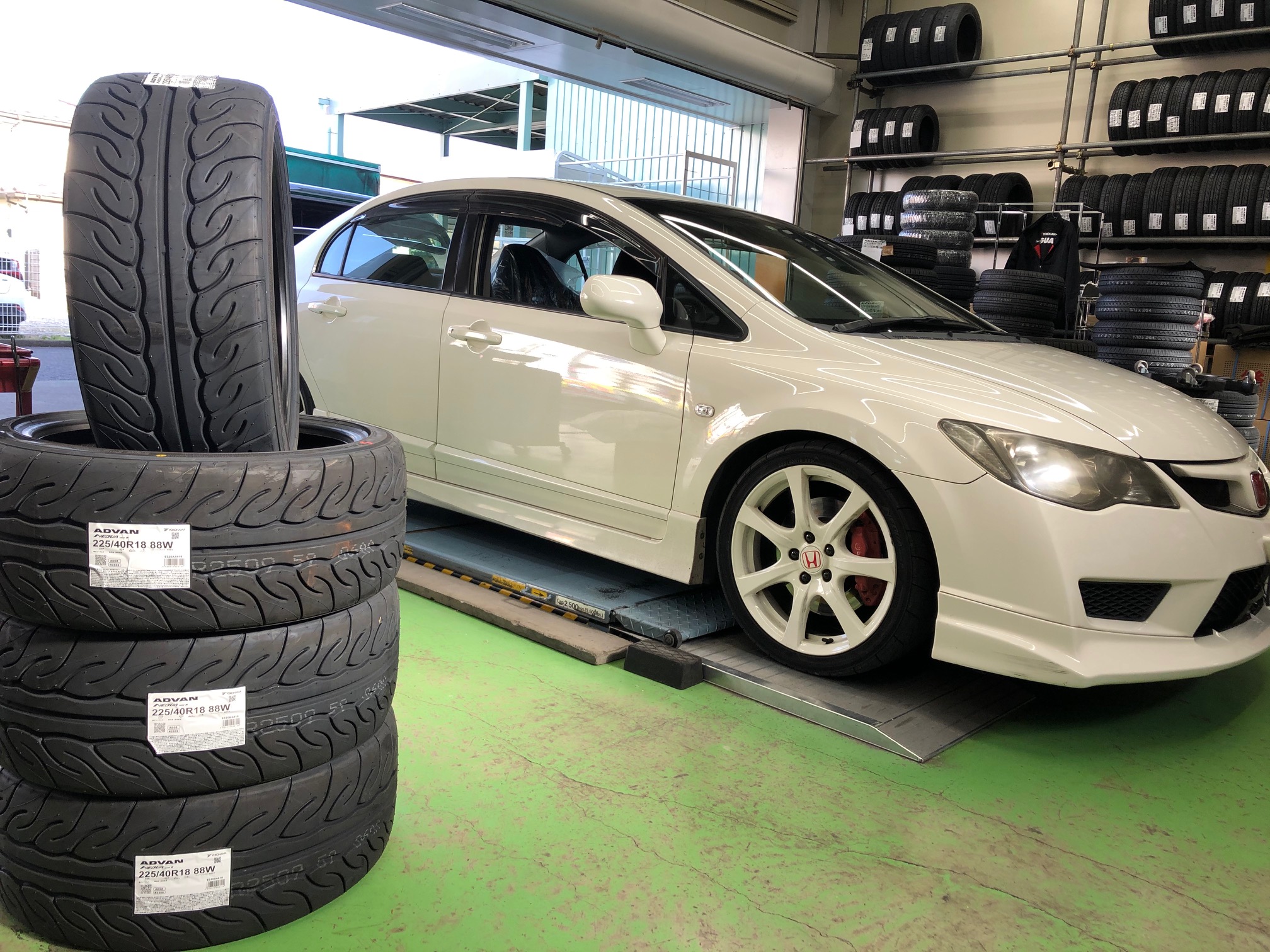 シビックR　ADVAN　NEOVA