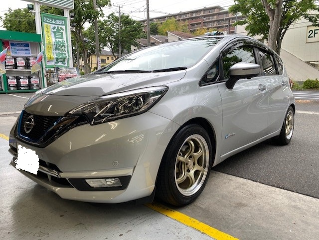 日産ノートにADVAN Racing RG-D2♡