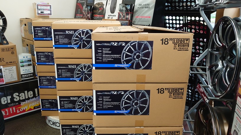 ADVAN Racing RZ-F2 HB色　入荷です