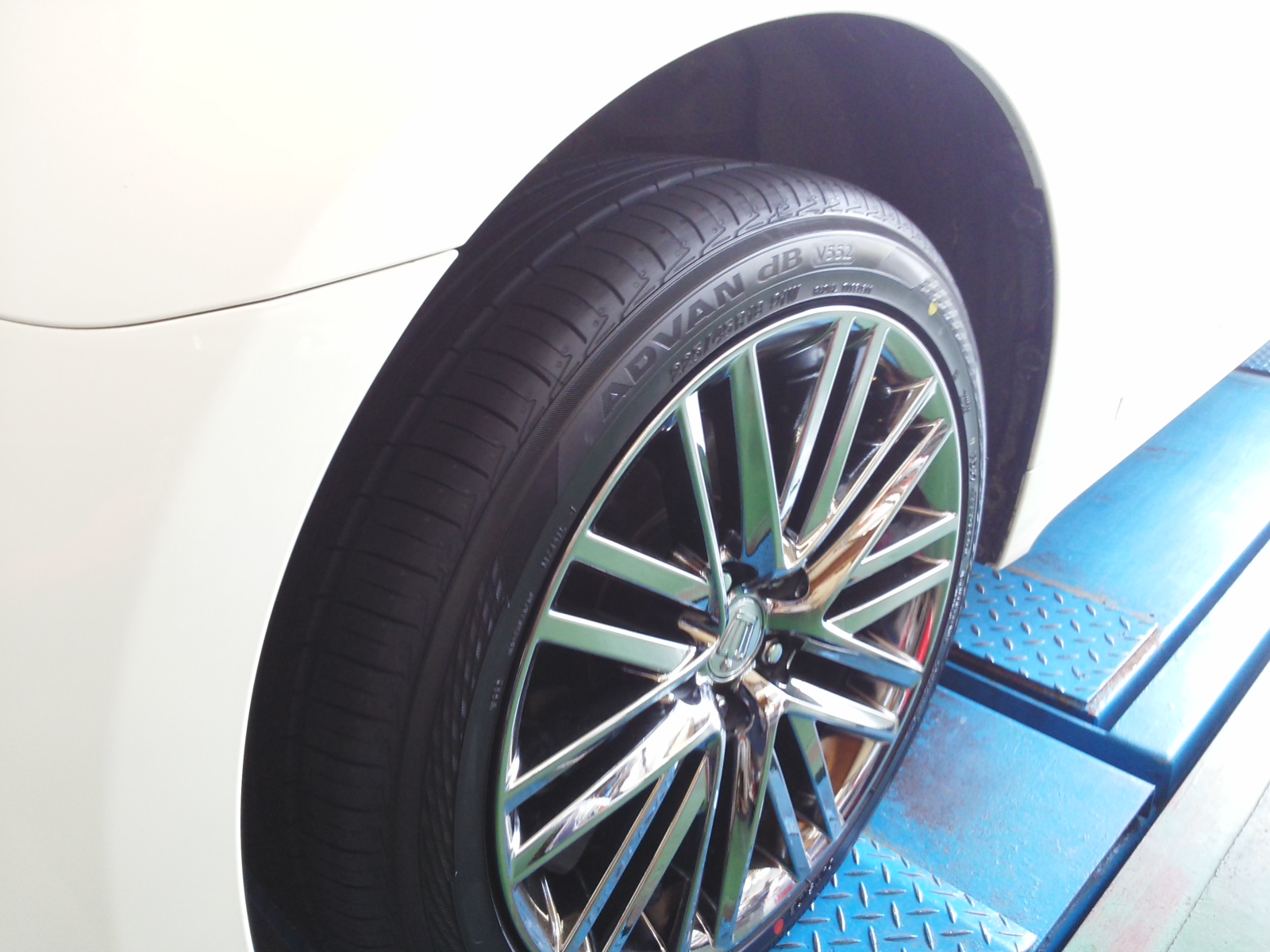 ☆ADVAN dB V552☆
