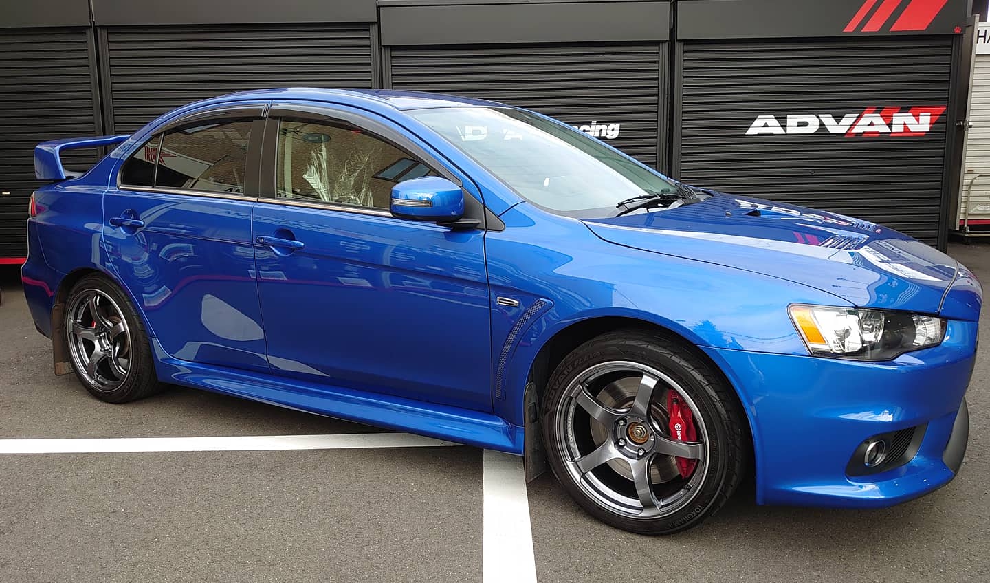 ADVAN Racing TC-4 GMR色　装着完了