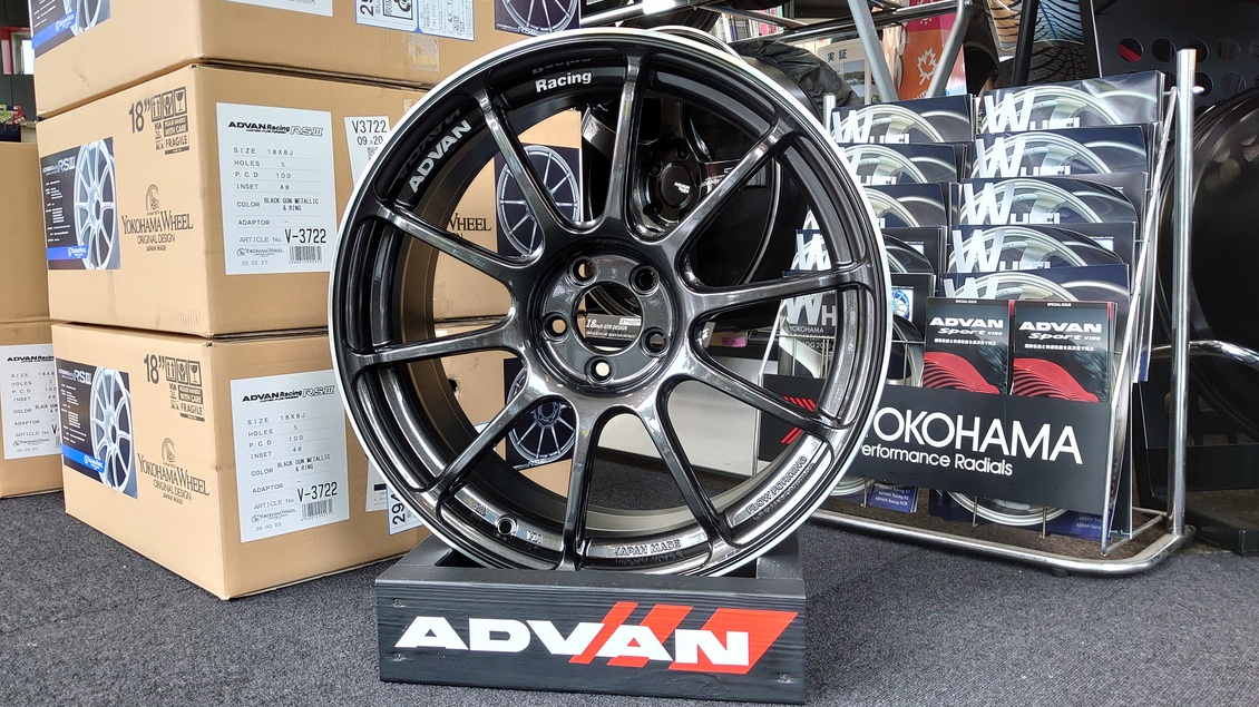 ADVAN Racing RSⅢ BGR色　入荷です