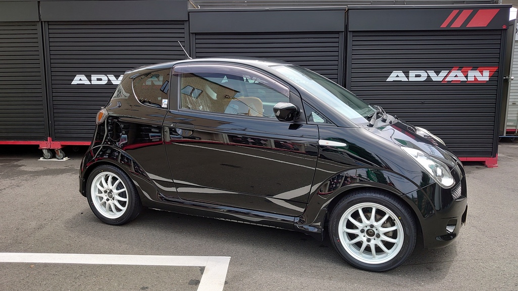 ADVAN dB V552 SUBARU R1 に装着です