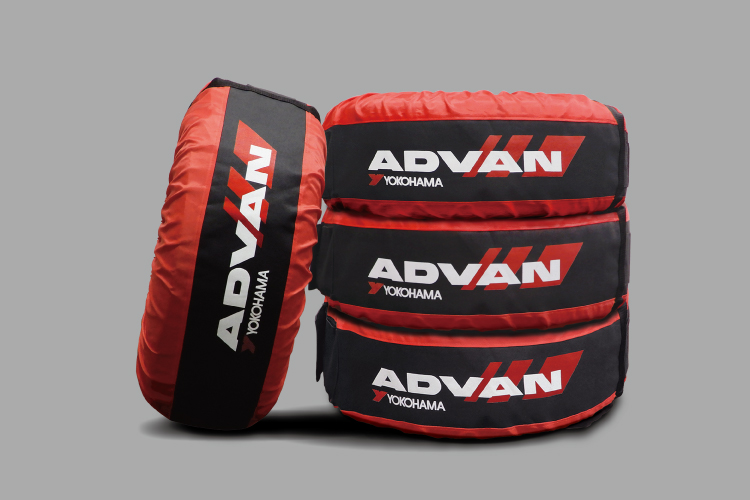 ADVAN YOKOHAMA タイヤカバー 4枚セット　正規品 タイヤガーデン戸塚