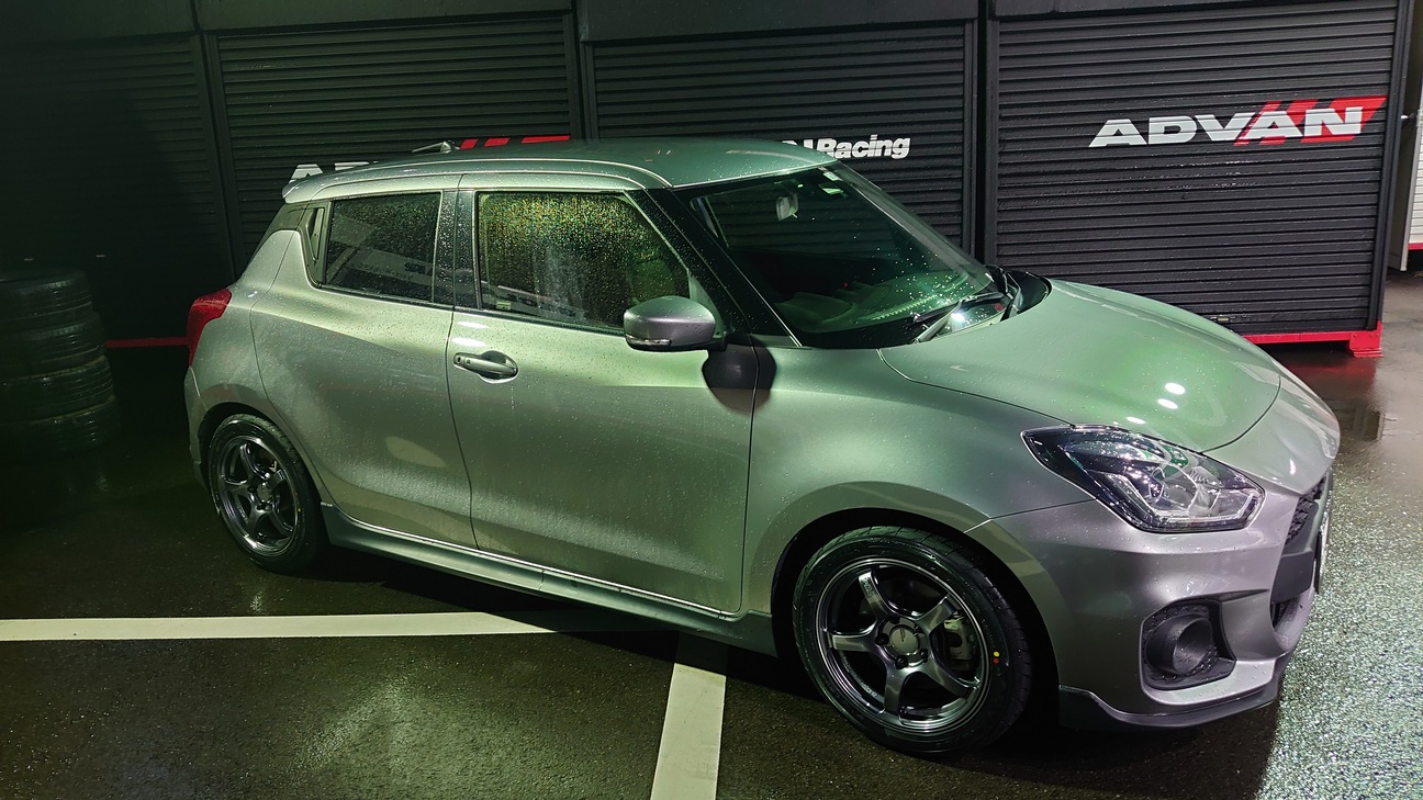 ADVAN Racing TC-4 16inch GMR色 装着完了です