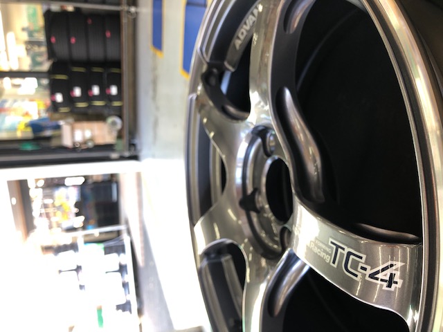 ADVAN Racing TC-4 16ｲﾝﾁ