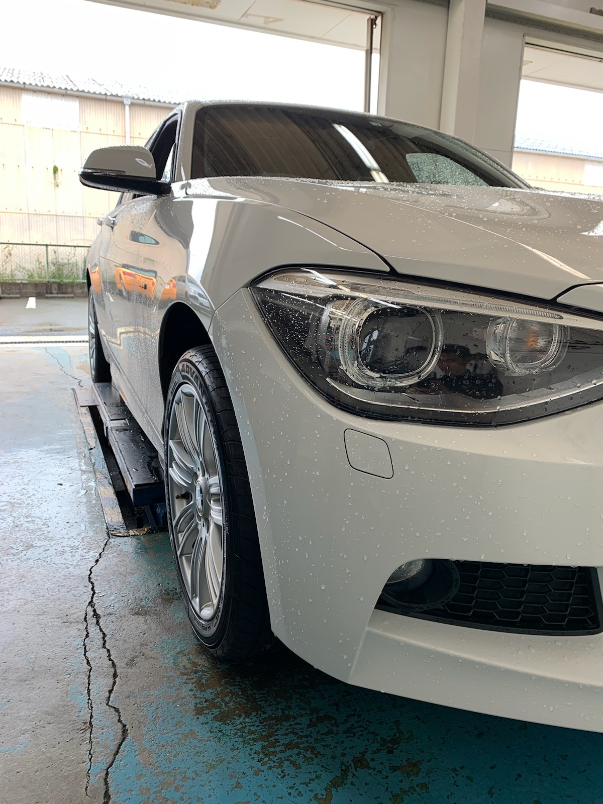 BMW &times;ADVAN FLEVA V701