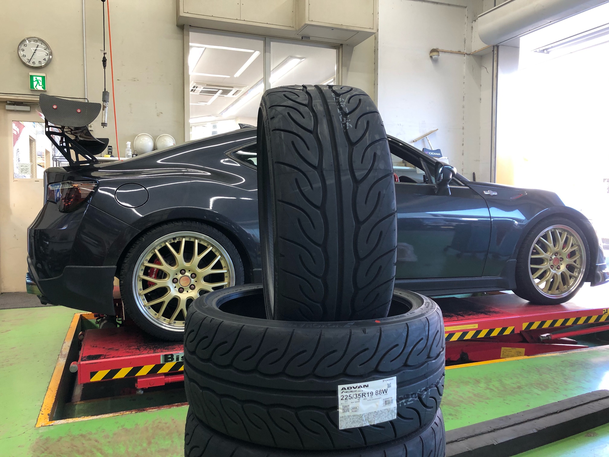 86にはやっぱり　ADVAN　NEOVA