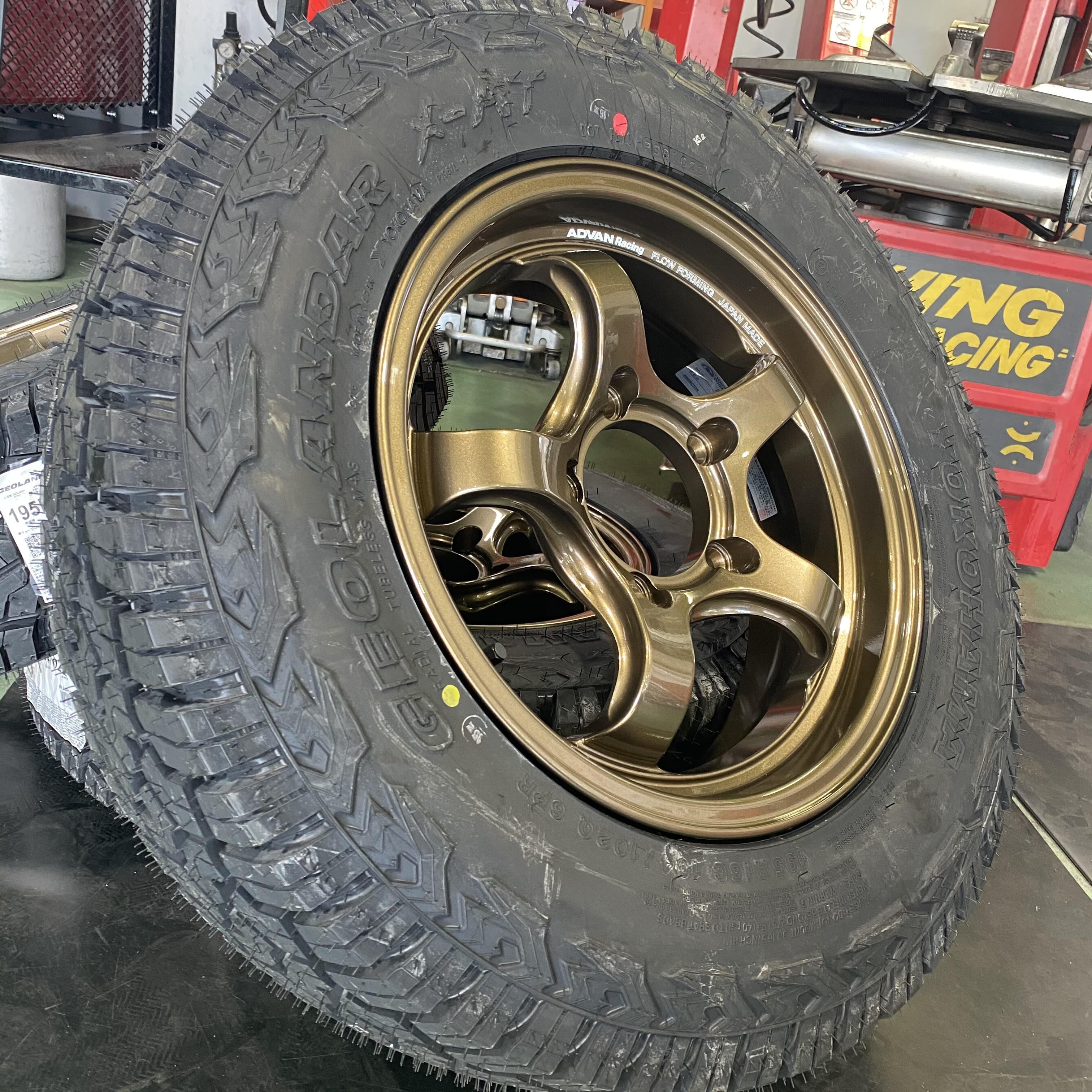JB64 ジムニー &times; ADVAN Racing RJ-D2