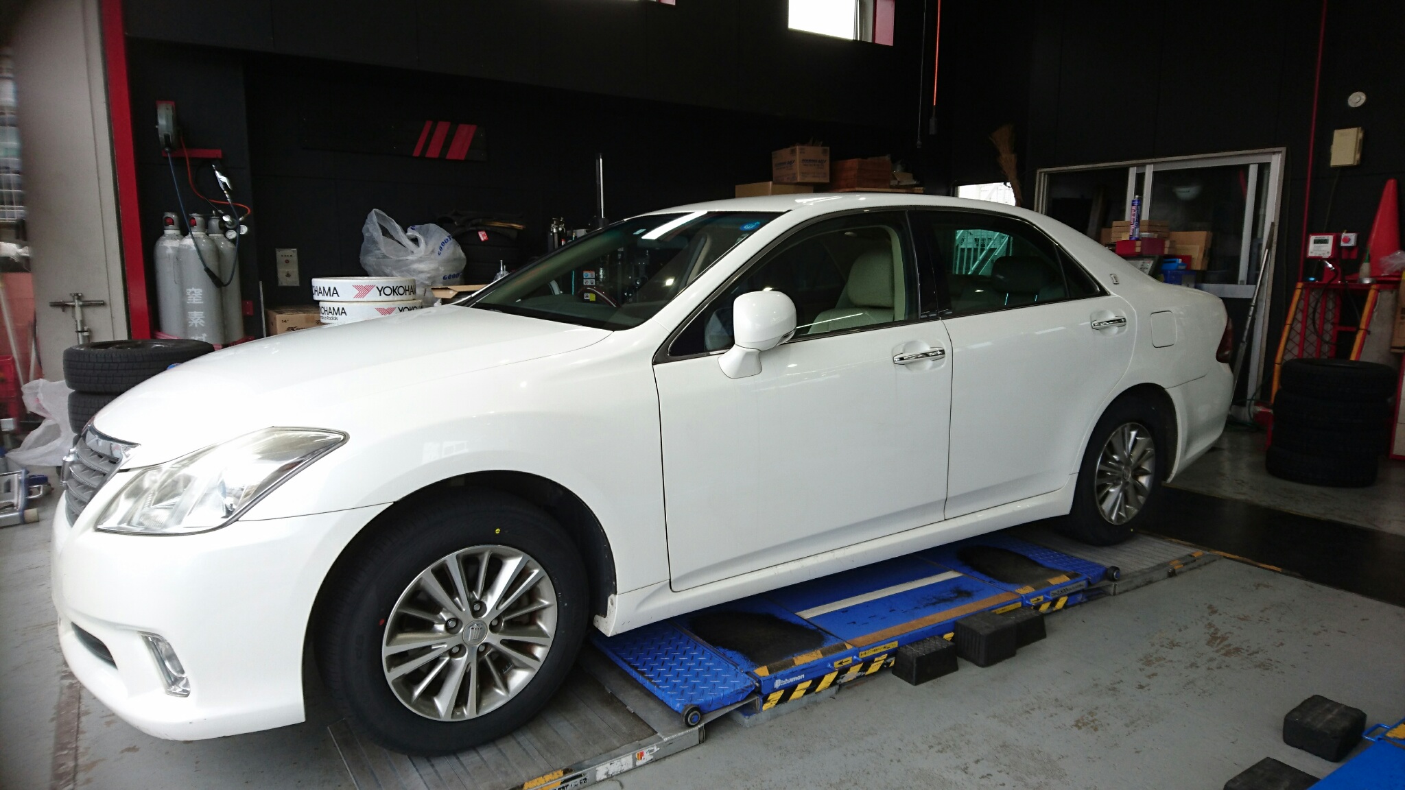 ADVAN dB V552 TOYOTA ｸﾗｳﾝに装着です