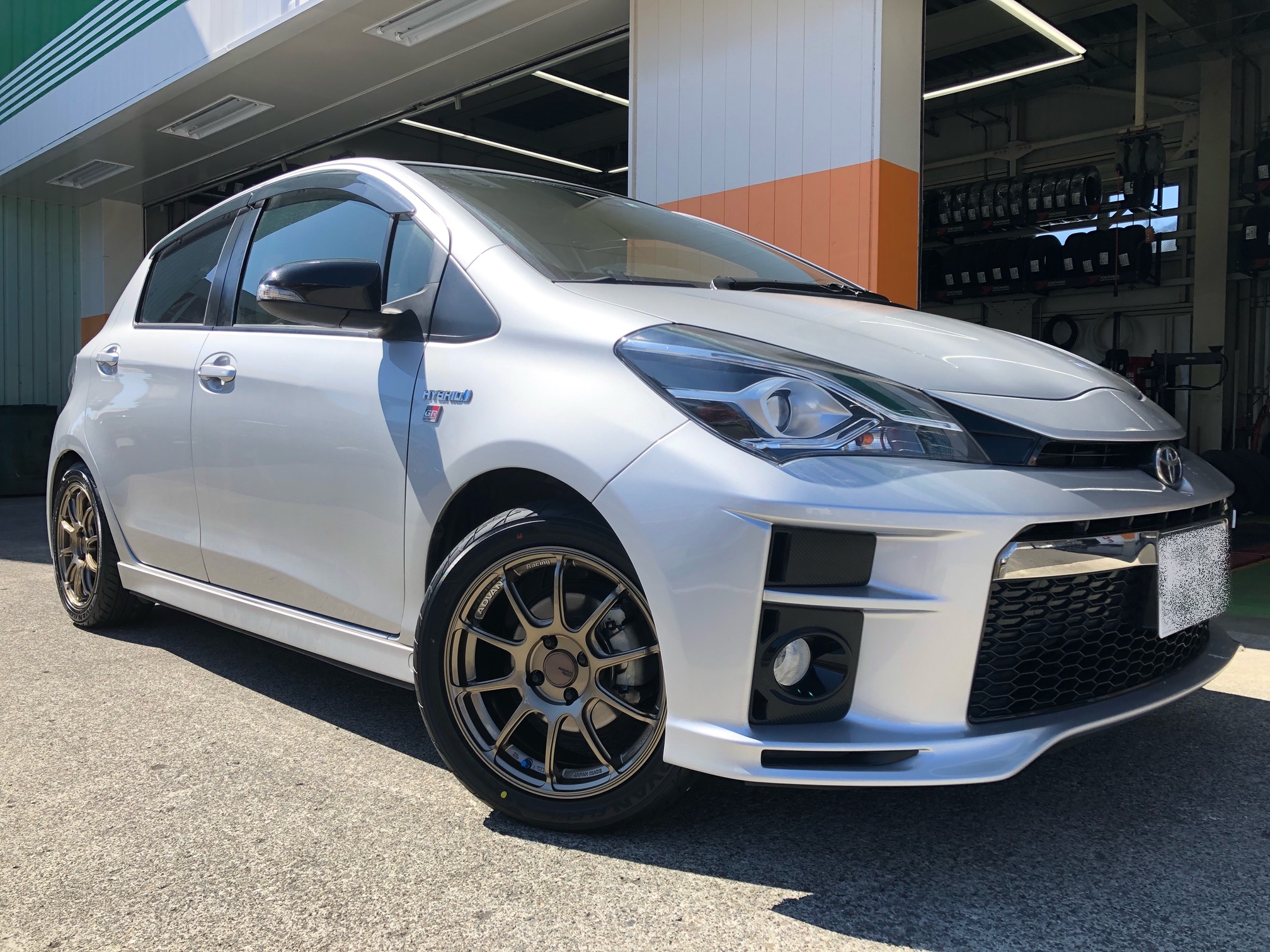ヴィッツ　ADVAN　RZⅡ