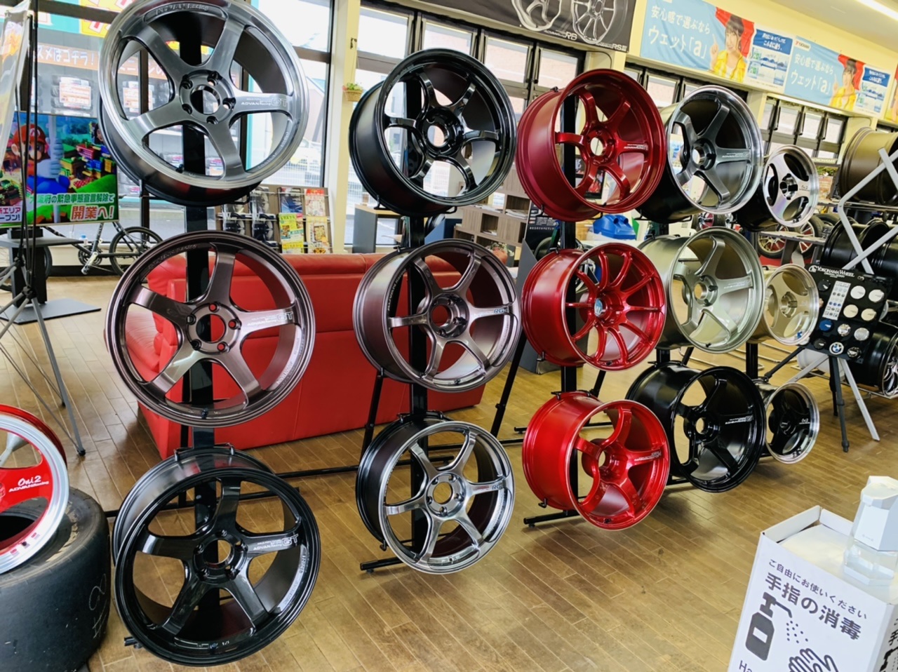 ADVAN YOKOHAMA WHEEL展示会