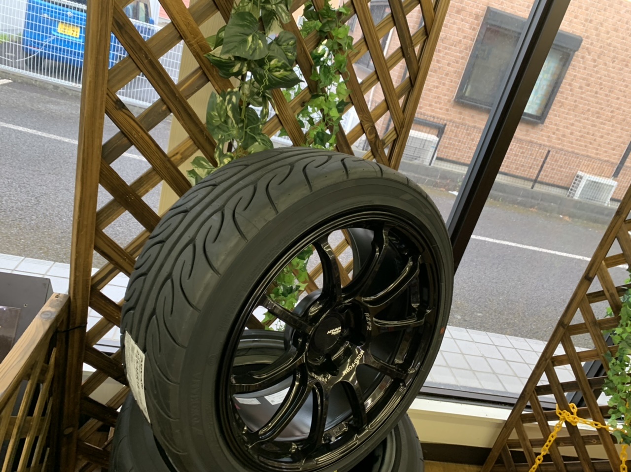 ADVAN Racing RZ-F2